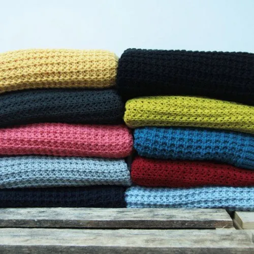 Acrylic Knitted throw by Ardor